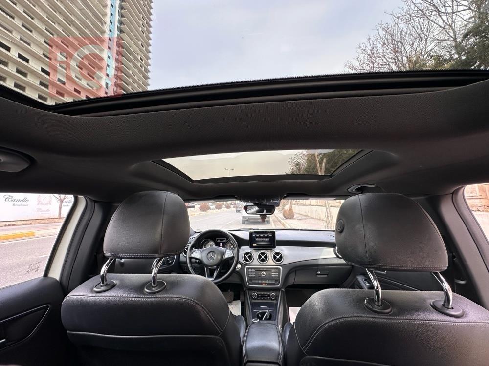 مێرسێدس بێنز GLA